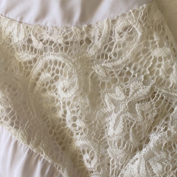 White lace blouse ! - Picture 3 of 3